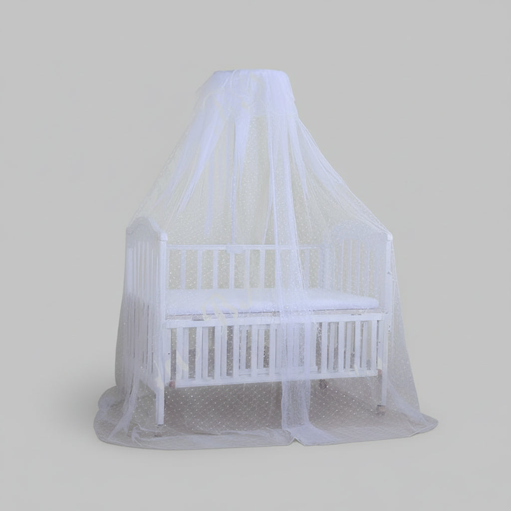 Ciel de lit bébé blanc chambre