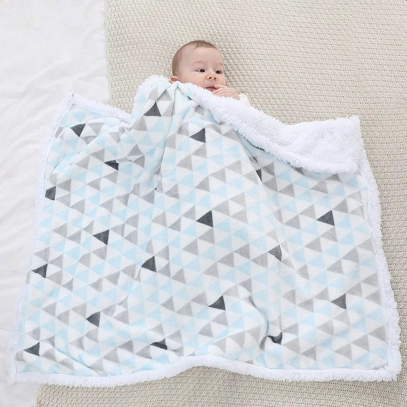 couverture bebe nidouillet motif triangle