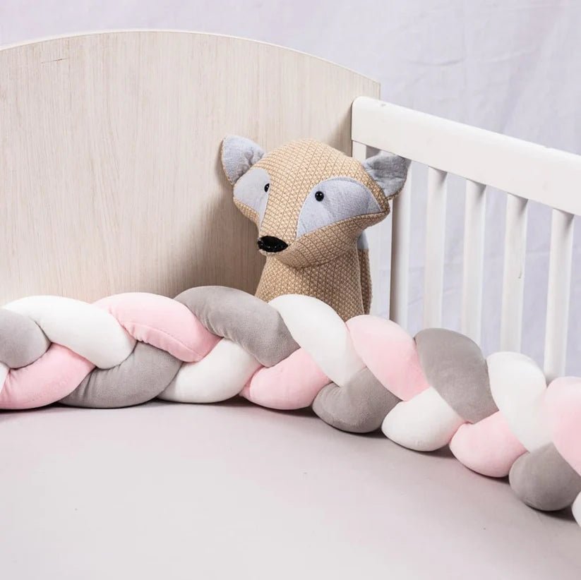 tresse de lit bébé rose gris blanc avec doudou