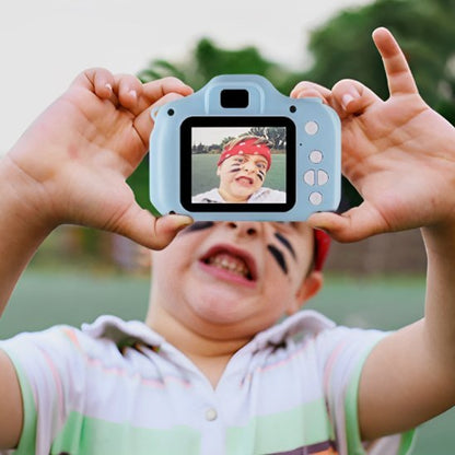 Appareil photo enfant 3 ans bleu et petit garçon