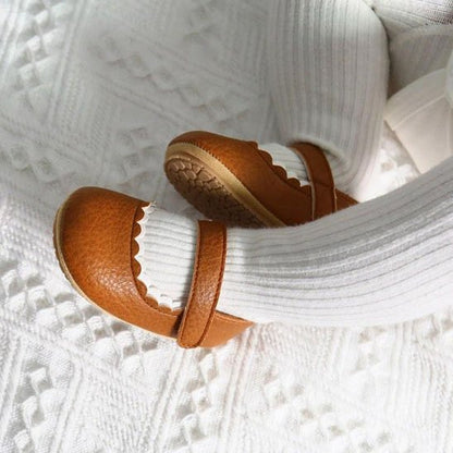 Chaussure bebe fille marron camel de profil