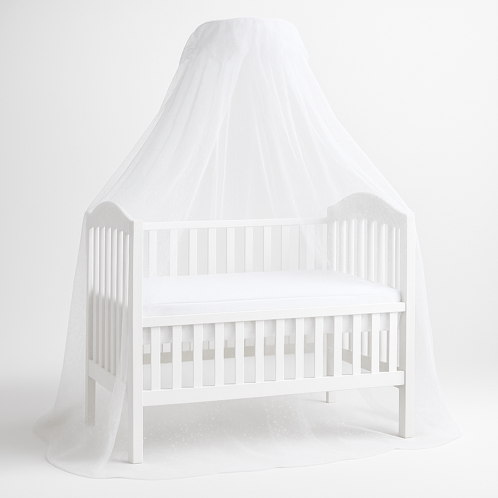 ciel de lit bebe blanc sur un lit