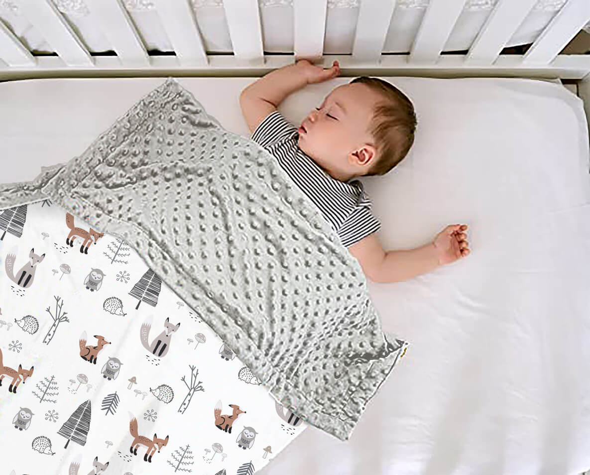 bebe dort avec couverture bebe animal