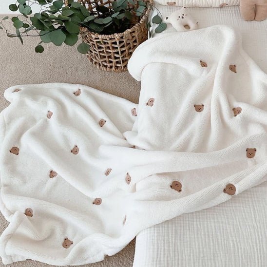 Couverture Bébé Naissance coton d ours dans le lit