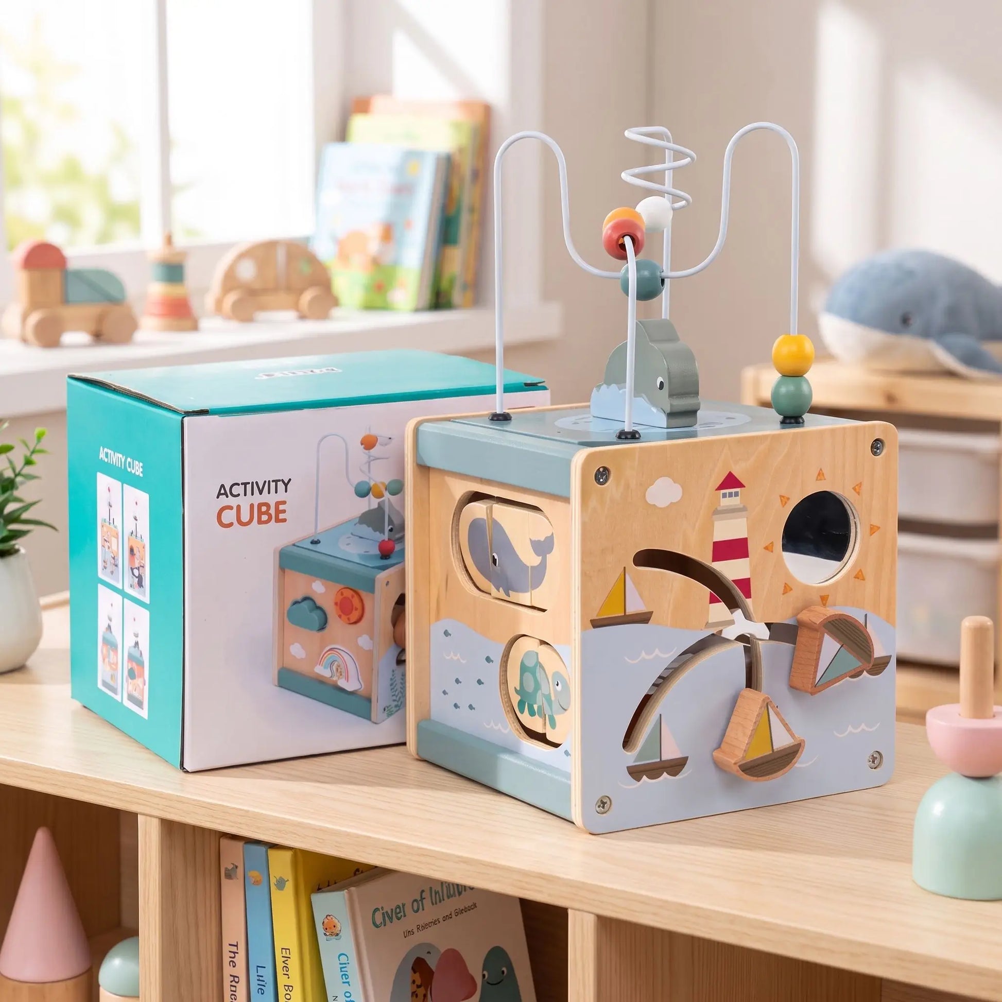 Cube bois bébé avec boîte cadeau