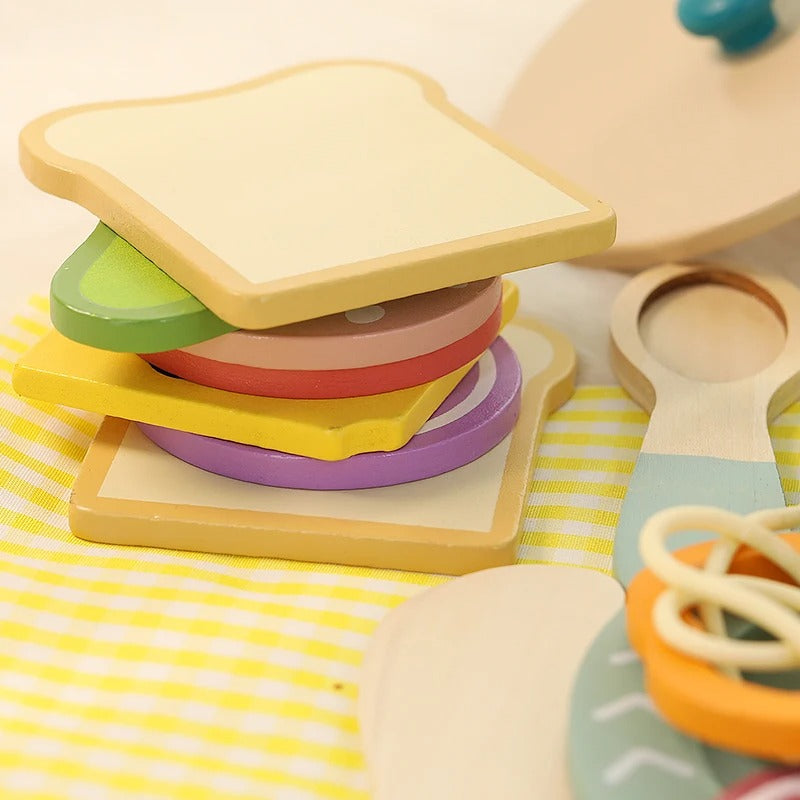 Dînette en bois avec sandwich