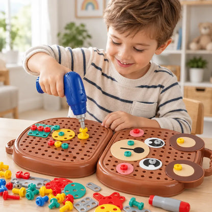 Enfant utilisant une perceuse jouet
