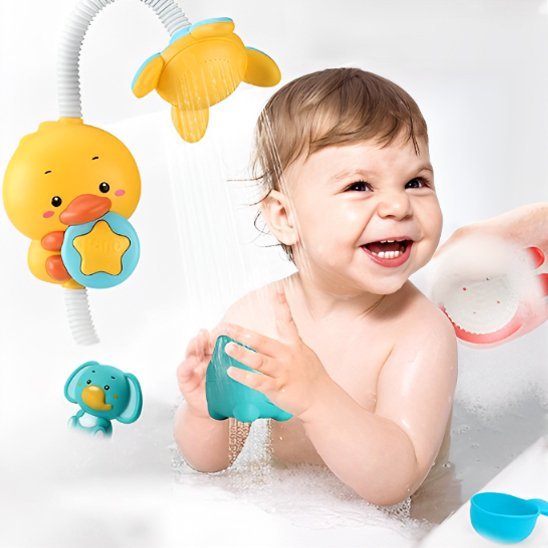 jouet de bain bebe colorfun et enfant joue dans le bain