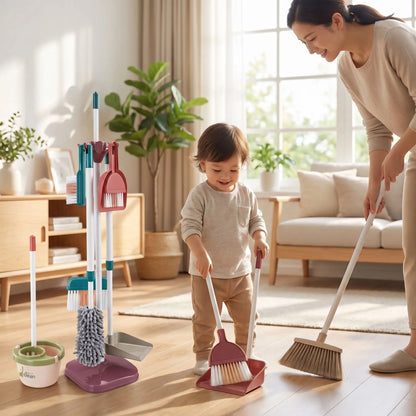 kit ménage enfant maman et enfant jouent ensemble