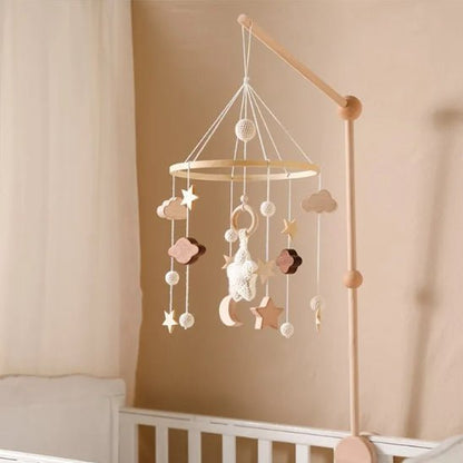 mobile bebe accrocher au lit