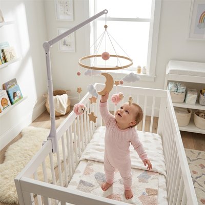 mobile chambre bébé fille rose poudré