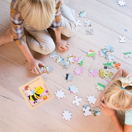 puzzle bebe éveil colore avec fille et garçon