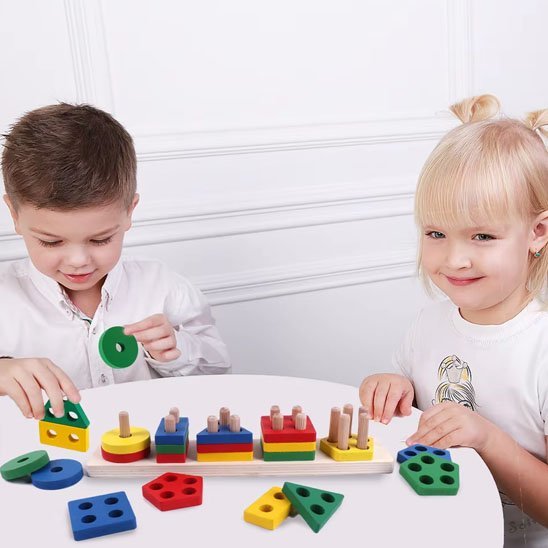 puzzle bois artisanal éducatif avec fille et garçon