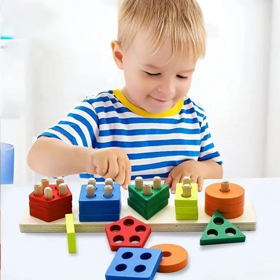 puzzle bois artisanal éducatif et petit garçon