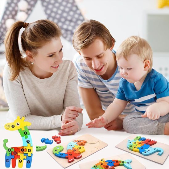 puzzle enfant éducatif coloré avec papa maman et bébé