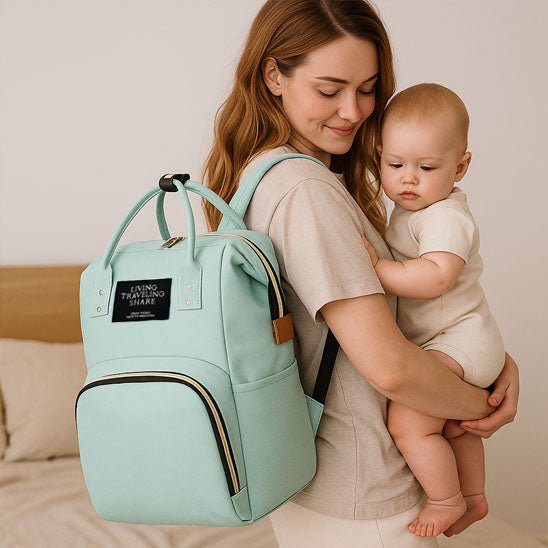 sac a langer vert avec bebe et maman