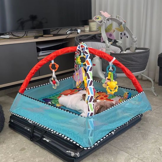 tapis d'éveil sensoriel bleu et bebe