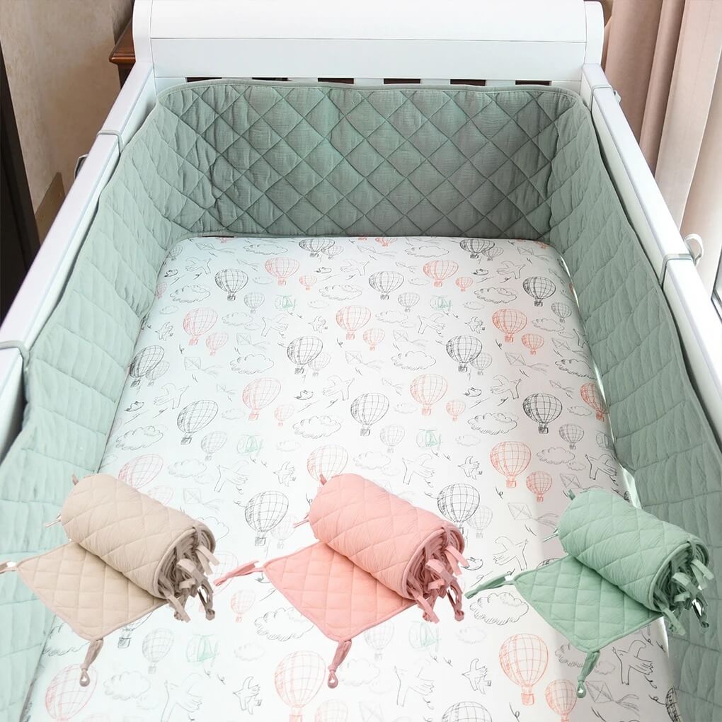 tour de lit vert rose et beige
