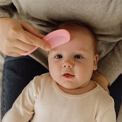 trousse de toilette bebe avec maman brosse bebe