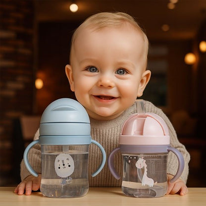 verre bebe bleu et rose avec bébé